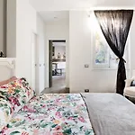 Апартаменты Welkhom Bocconi Loft 2bdr And 2bth